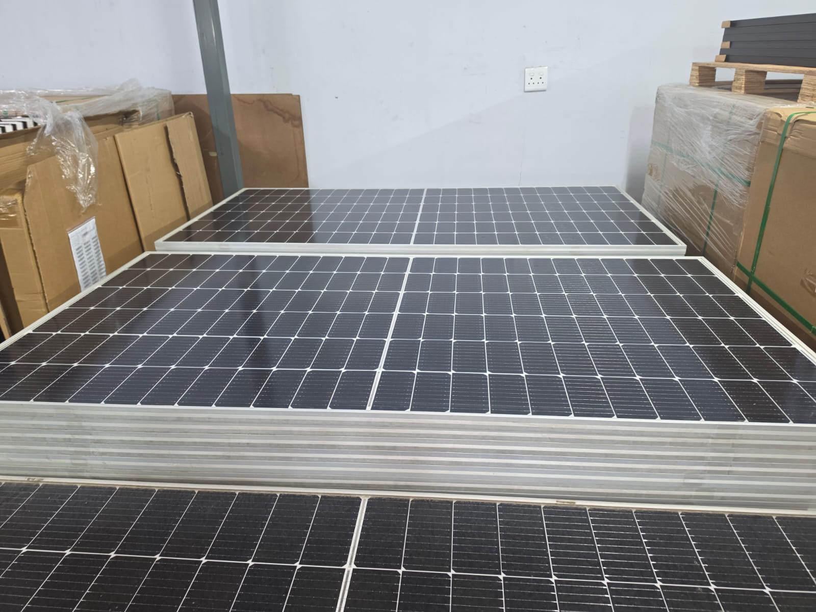 36 x Canadian 450Wp panels